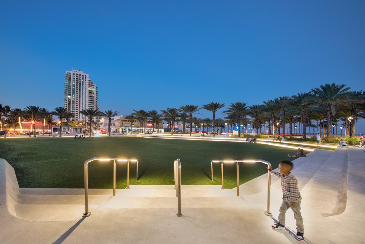 Las Olas Fort Lauderdale beachfront park dusk view.