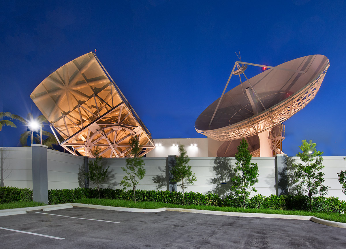 Architectural dusk view of the HBO data center broadcast antenna in Sunrise, FL 