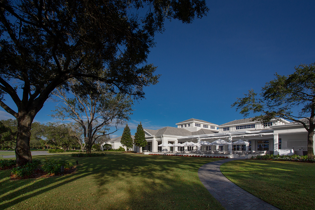 High Ridge Country Club Boynton Beach clubhouse scenic view.