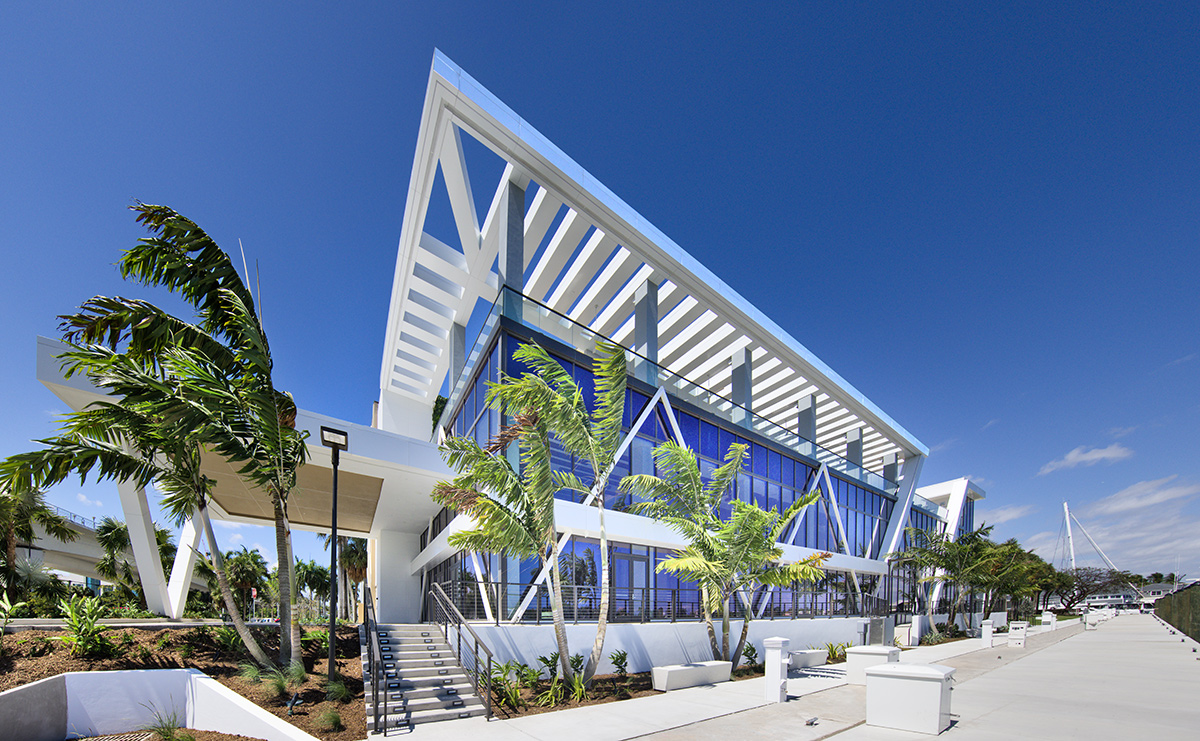 Architectural view of the Hilton Marina in Fort Lauderdale, FL.