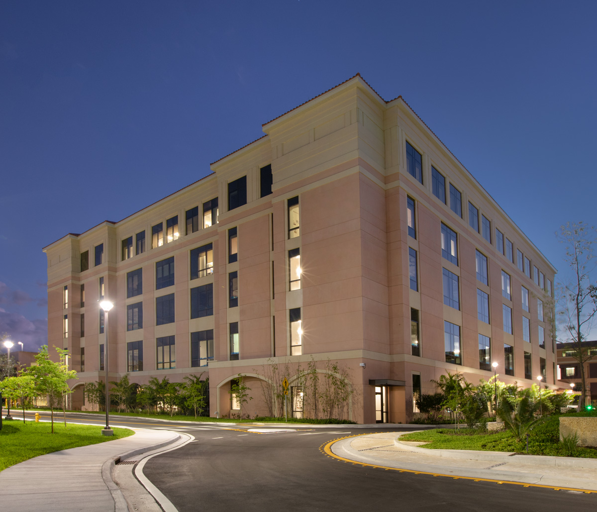 Dusk View of the Baptist East Bed Tower delivering healthcare in Miami.