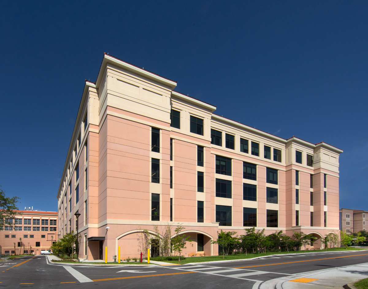 he Baptist East medical bed tower provides expanded bed space for healthcare in Miami.