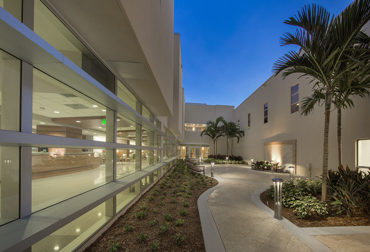 Architectural dusk view of Boca Raton, FL Regional Hospital Neuroscience Ctr.