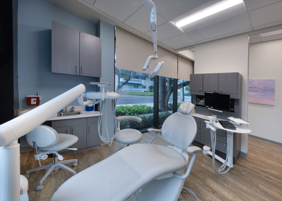 Dental Care Alliance Miami, FL treatment room.