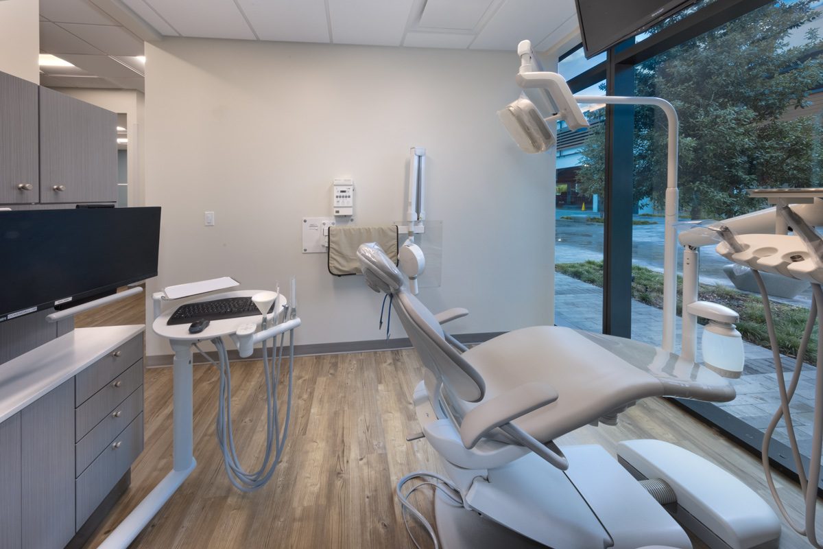 Dental Care Alliance Miami, FL treatment room.