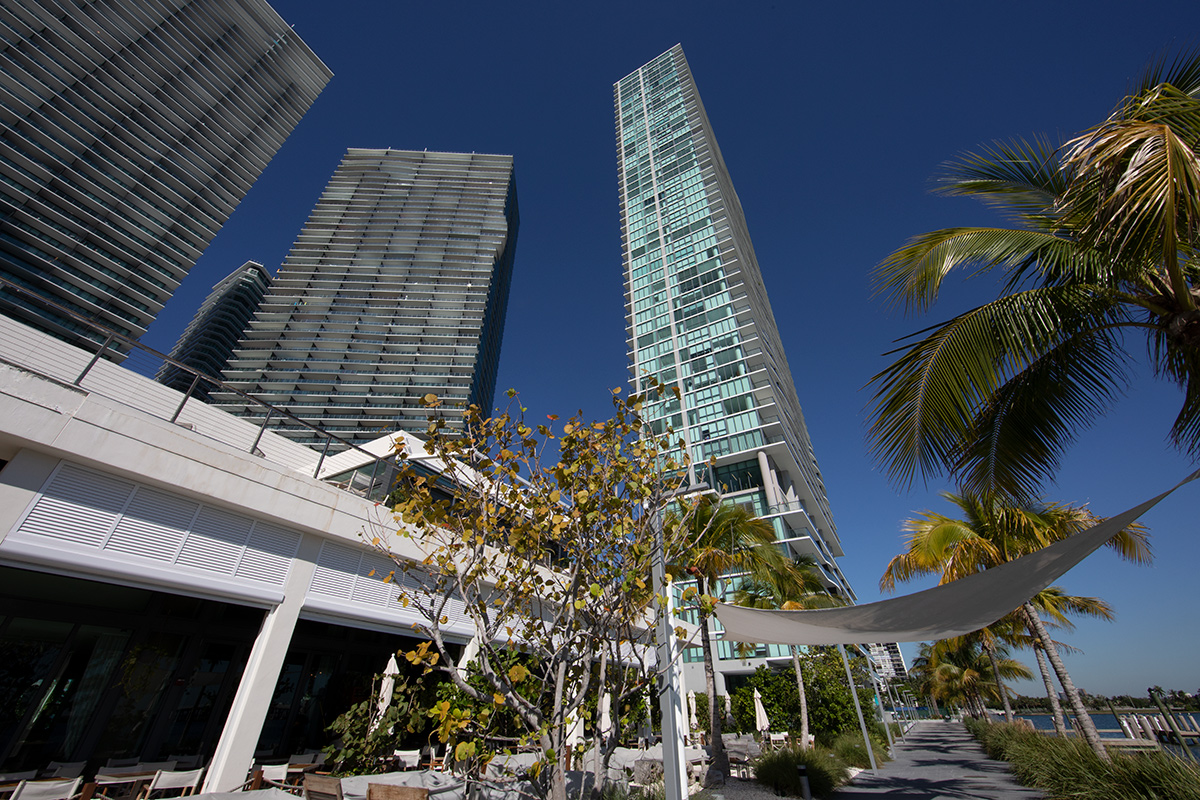 Paraiso Bay condo towers Miami architectural view.