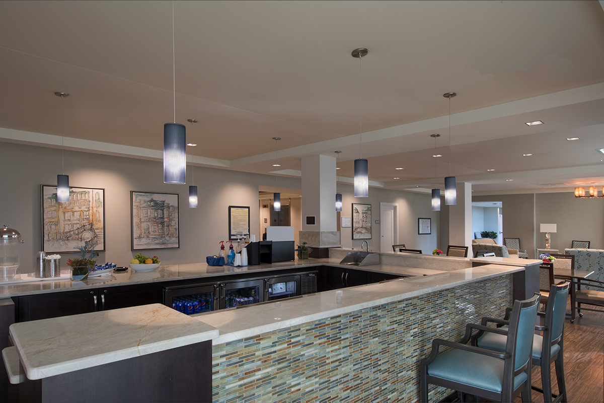 Interior design dining view of Moorings Park at Grey Oaks senior living in Naples, FL.