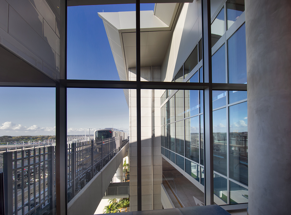 Architectural view of the people mover at the Tampa Int airport.